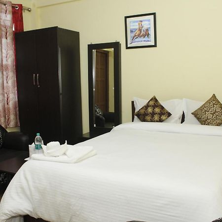 Aurora Guest House 西隆 外观 照片