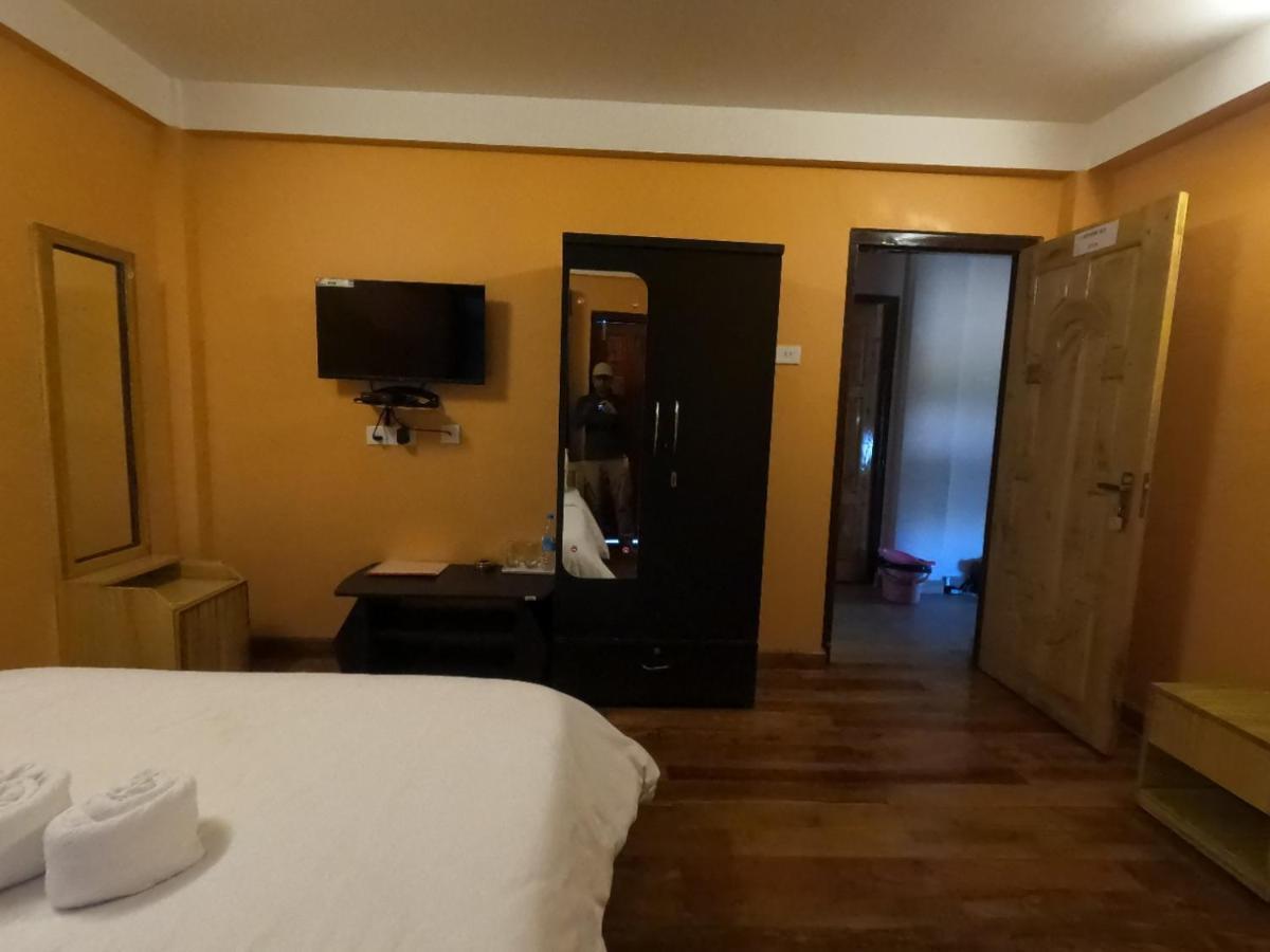 Aurora Guest House 西隆 外观 照片