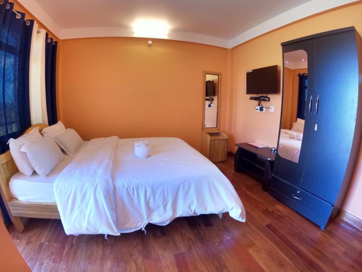 Aurora Guest House 西隆 外观 照片