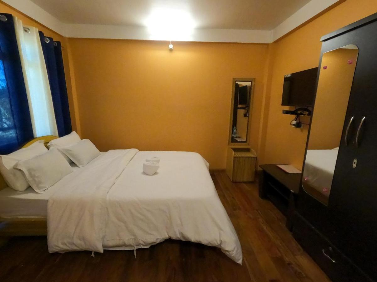 Aurora Guest House 西隆 外观 照片