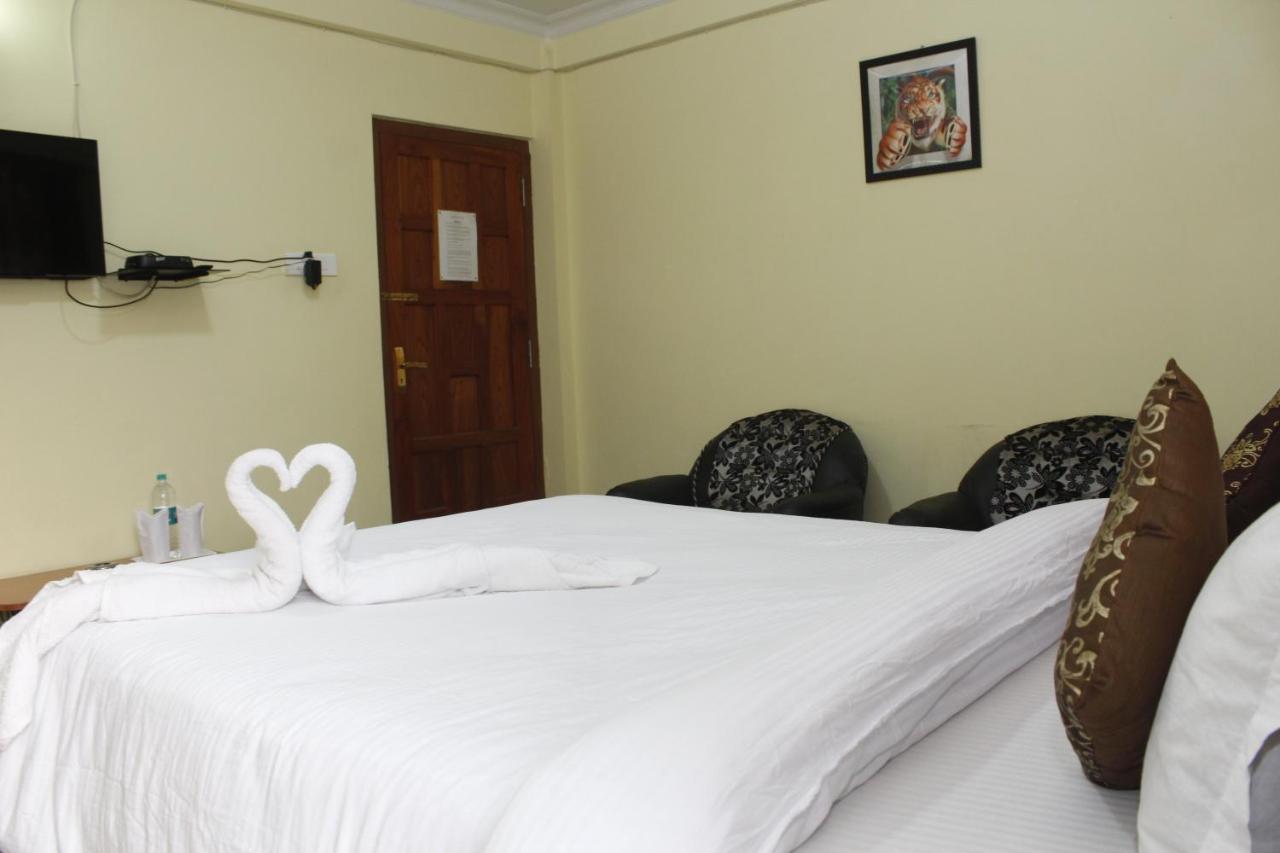 Aurora Guest House 西隆 外观 照片