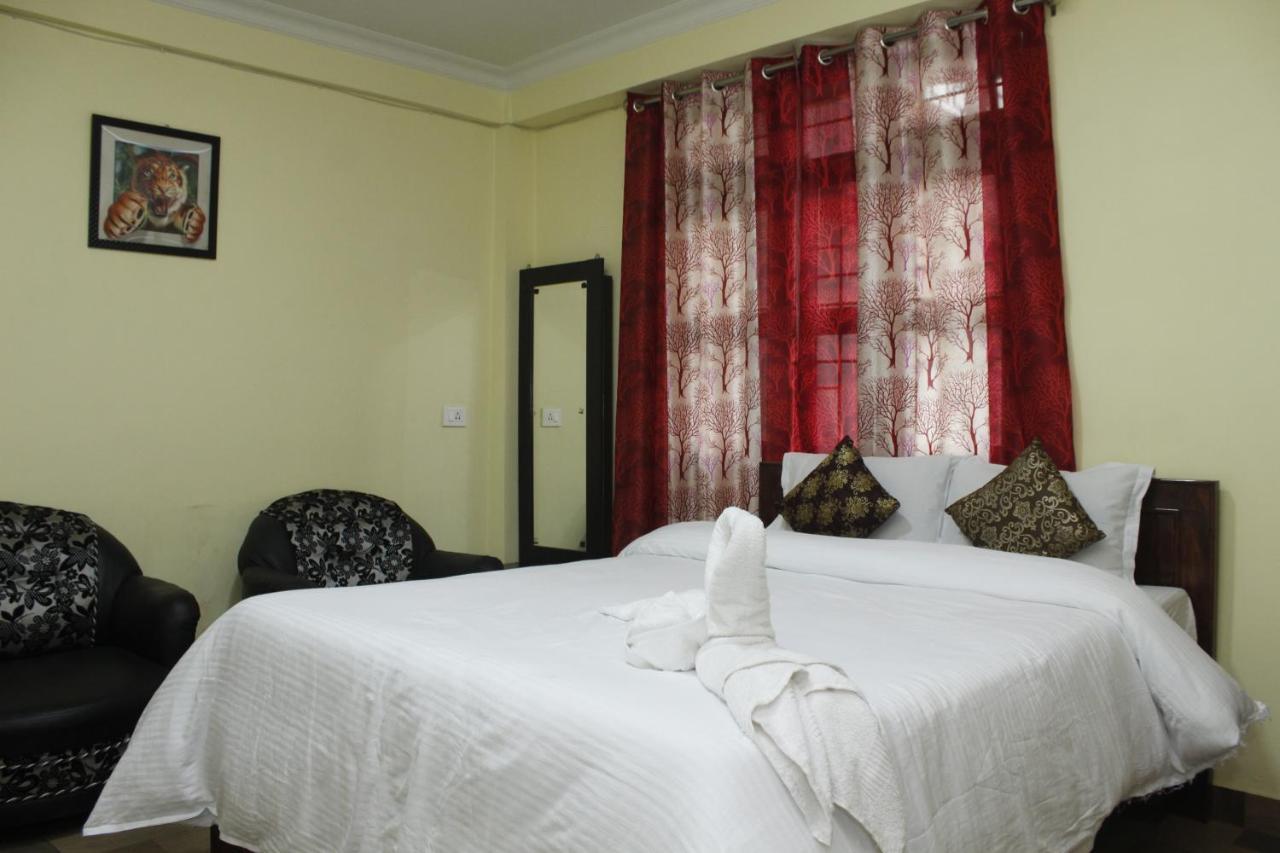 Aurora Guest House 西隆 外观 照片