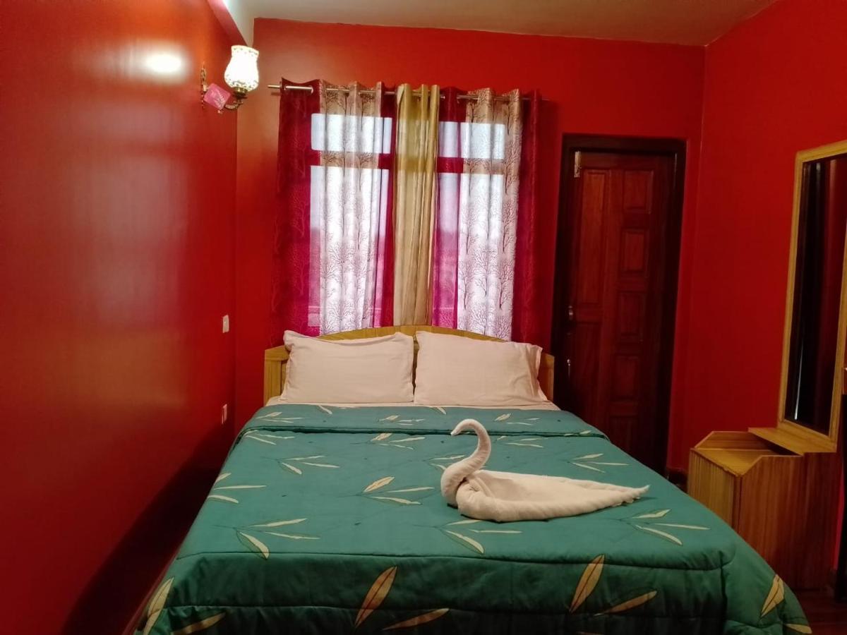 Aurora Guest House 西隆 外观 照片
