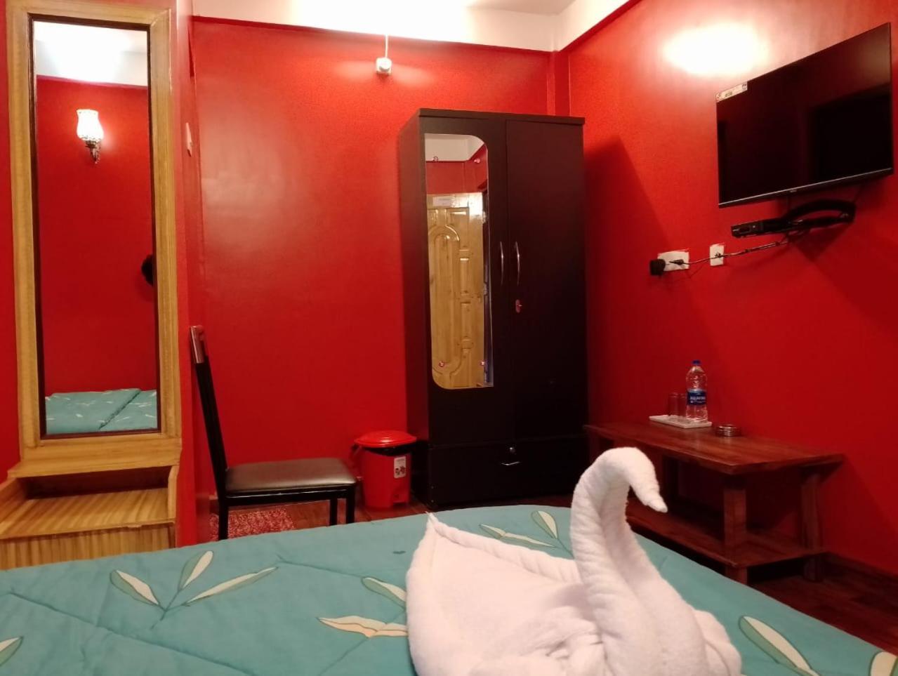 Aurora Guest House 西隆 外观 照片